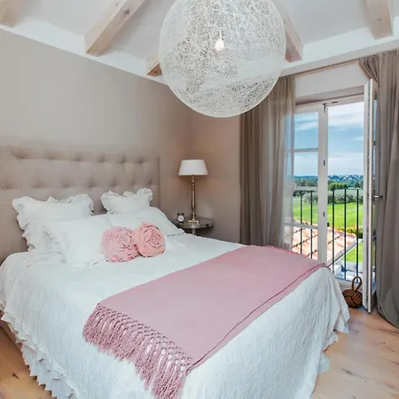 Arabela Villa