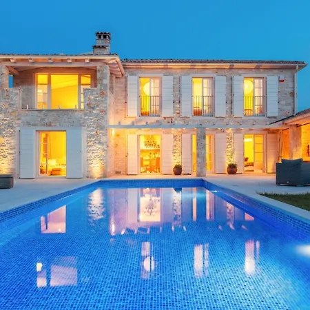Arabela Villa *
